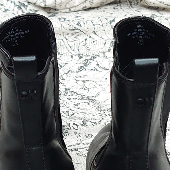 Calvin Klein booties - Picture 6 of 6